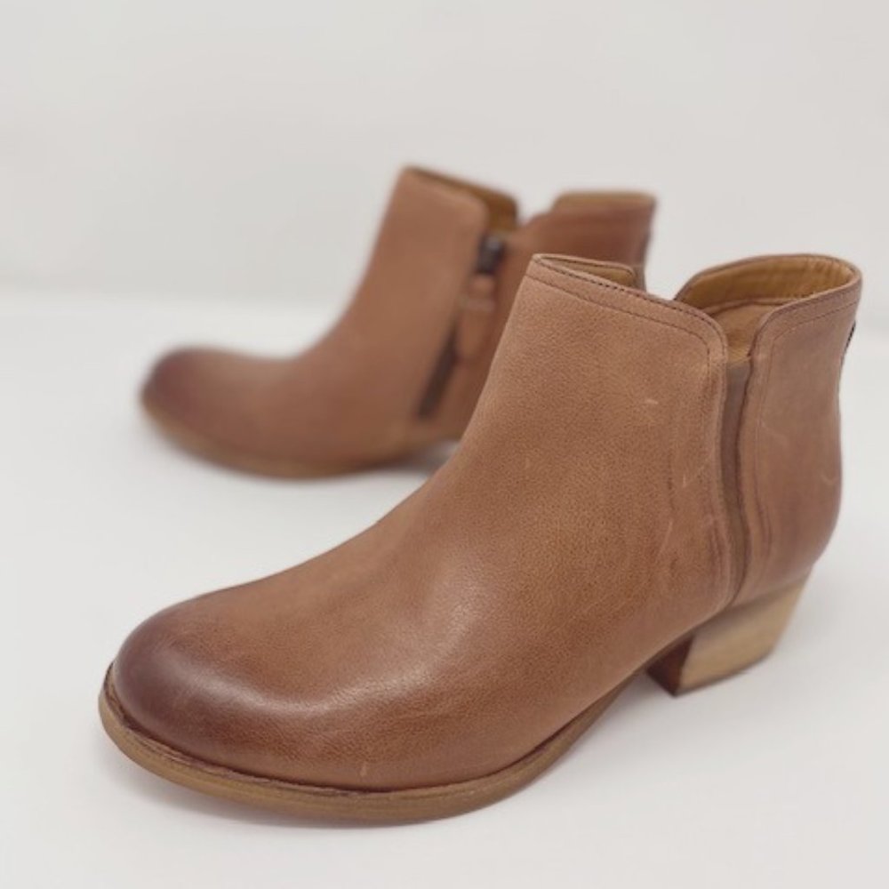 Clarks Women's Maypearl Ramie Ankle Bootie Size 6